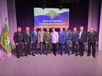 Поздравление сотрудников полиции с праздником  - Брозовский Вячеслав Пиусович, Депутат Законодательного Собрания Свердловской области