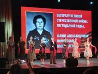 Посещение театра ветеранами  - Брозовский Вячеслав Пиусович, Депутат Законодательного Собрания Свердловской области